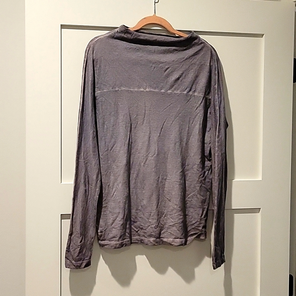 Simple goods top,L,NWT